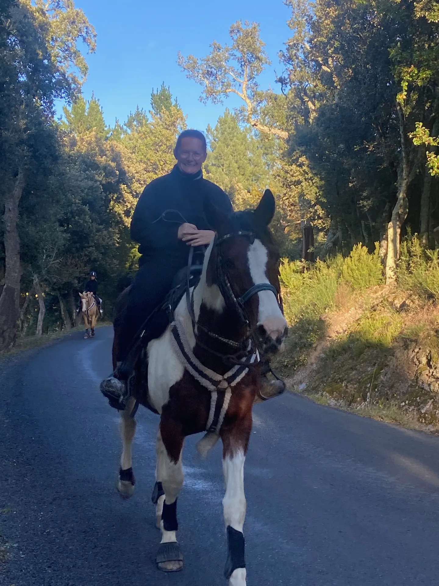 Béatrice Lambert à cheval dans le domaine OR-LIMIT